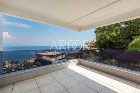 Opatija, moderan stan u novogradnji s pogledom na more 
