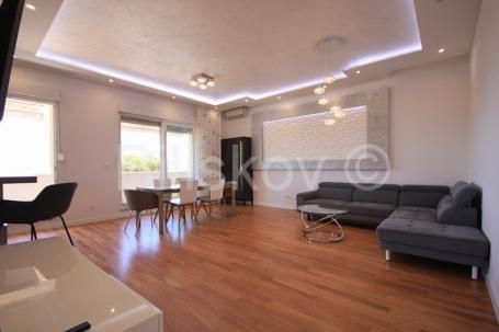 Split, Žnjan prodaja luksuzni stan 101 m2 i lođa 26 m2