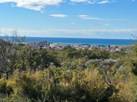 Plot for sale in Bar with a sea view