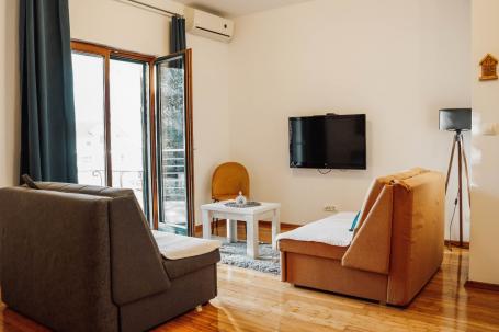 Apartment in Risan 65m2 with one bedroom near the sea