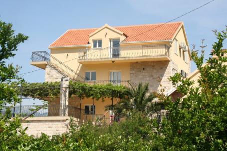 House in with pool in Dobrota