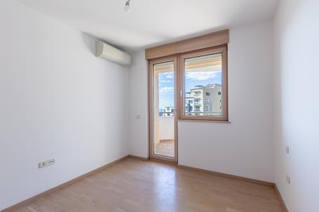 52 m² Apartment with Sea View and Two Terraces in Bečići