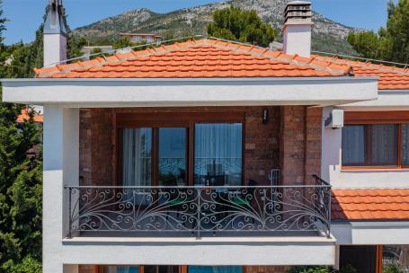 Stunning House with Sea View and Pool for Sale