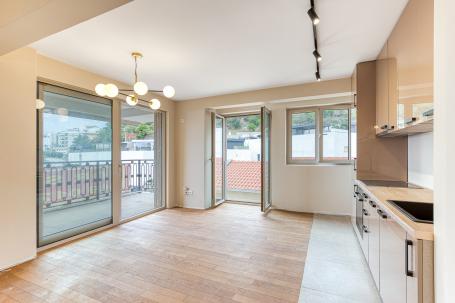 Modern Two-Bedroom Apartment with Panoramic Sea View — Pržno, 68 m²