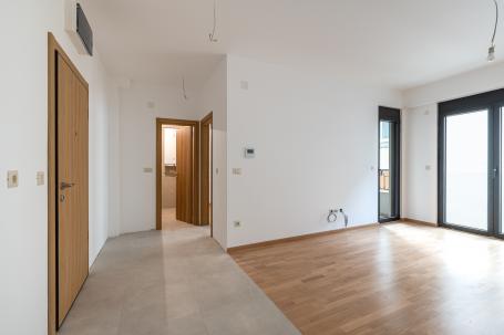 42m2 apartment in the center of Budva with a garage in a new building