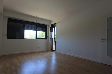 Apartments in a new complex near the sea in Tivat