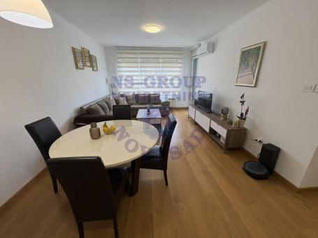 Trosoban stan na fenomenalnoj lokaciji 64m2