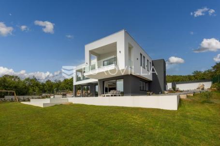 Kostrena, Luksuzna villa s panoramskim pogledom i bazenom