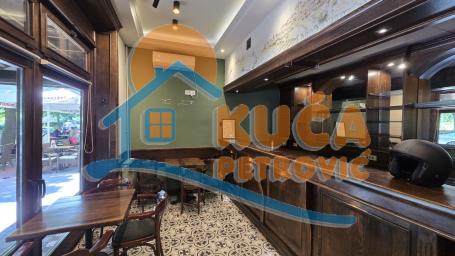 Izdavanje ugostiteljskog lokala 150m² sa inventarom i kuhinjom