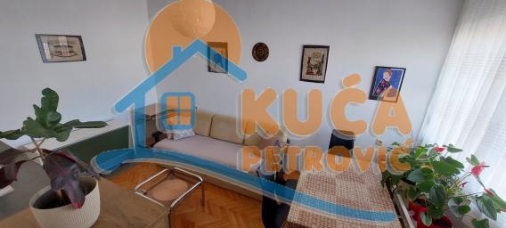 Izdaje se odličan stan kod Crvenog Pevca, 40m2
