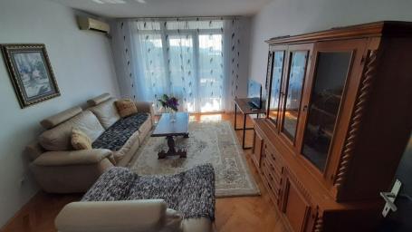 Geräumige 3-Zimmer-Wohnung im Zentrum von Bar zu verkaufen