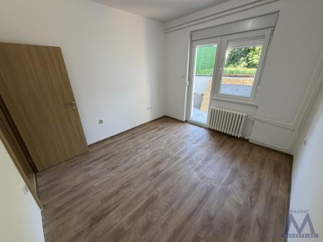 Sremska Kamenica, Centar. PRODAJU SE RENOVIRANI STANOVI NA 2 minuta OD EDUCONS FAKULTETA - najlepša 