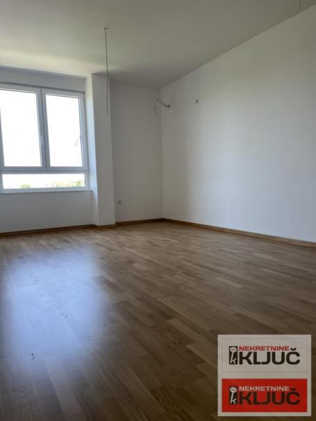 KOD SOMBORSKOG BULEVARA, 62m2, Trosoban, Novogradnja