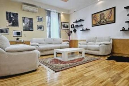 Prodaje se dvosoban stan na Zelenom Vencu, 80m2