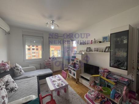 Prodaje se svetao i funkcionalan jednoiposoban stan površine 32m². 