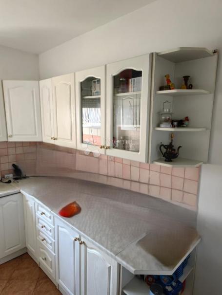 Elegantan stan na 1. katu 80m2!