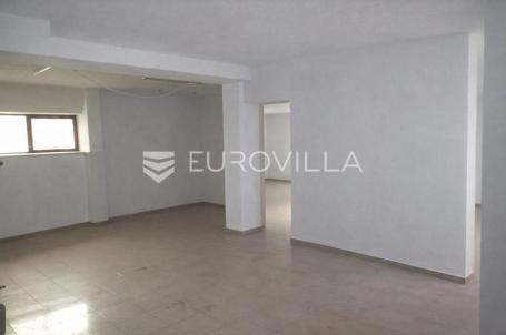 Donji Miholjac, Centar, prodaja prostranog poslovnog prostora površine 122,40 m²