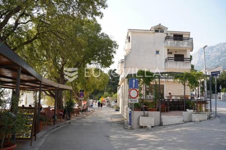 Gradac, Hotel, Pansion na samom moru
