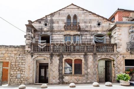 Sinj, strogi centar, kuća s velikim potencijalom