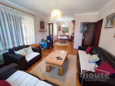 BUKOVAC - BUKOVAC - 300.00 m2