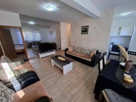 Izdavanje, Stan, 70m2 , Tivat