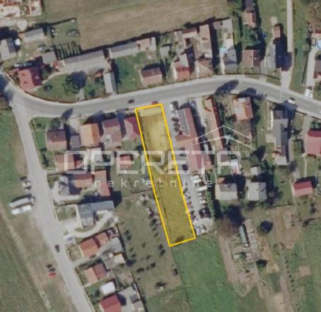 Prostrano zemljište na odličnoj lokaciji u Biškupcu