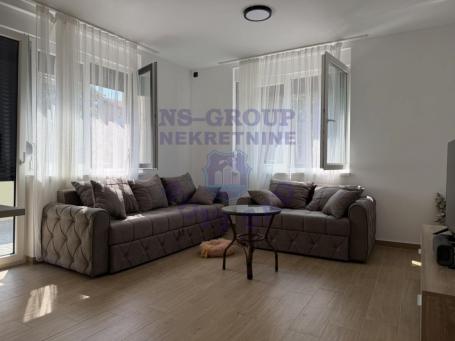 Prelep dvosoban stan površine 44m² u Starom Futogu!