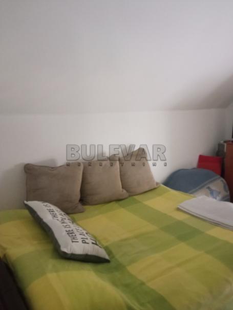 Kuća u Kragujevcu -200 m2, plac 4,04 ara