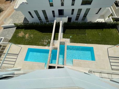 Ekskluzivan duplex s bazenom, 100 m od mora