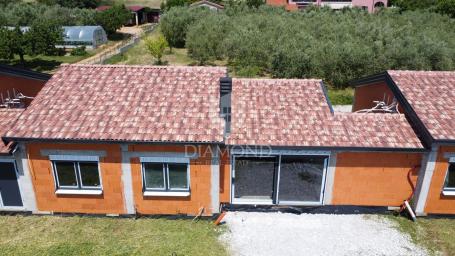 Poreč, okolica, elegantna prizemnica u uređenom naselju