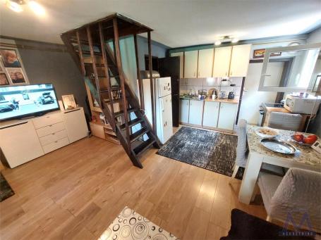 Novi Sad - Telap - prodaje se dvorišna kuća od 54m2 sa placem od 80 ak m2, uknjižena. 

Sastoji se o