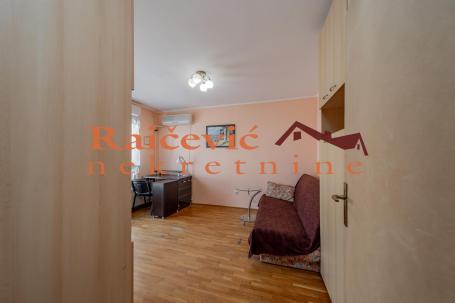CUKARICA BANOVO BRDO 36m2 , T ,390e
