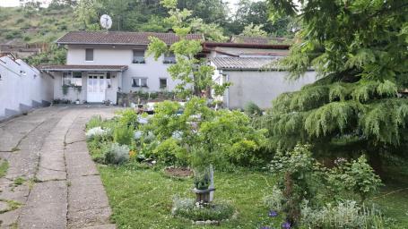 Spratna Kuća na ulasku u Sremske Karlovce