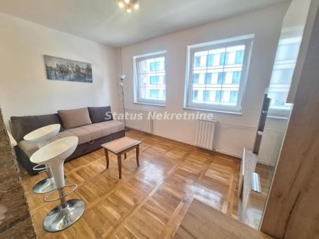 Garsonjera 26 m², Bulevar Oslobođenja, Novi Sad