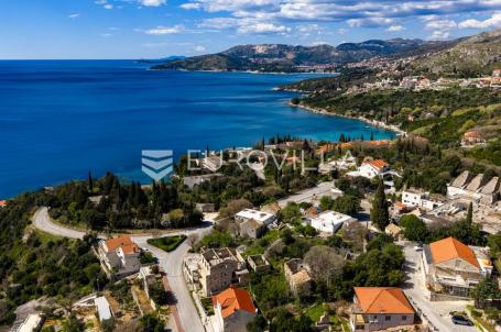 Dubrovnik, Plat, kamena kuća za rekonstrukciju