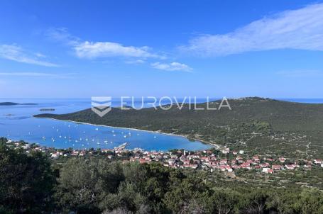 Zadar, otok Ist, građevinsko zemljište prvi red uz more