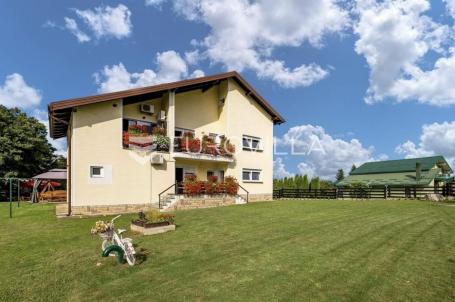 Kuća, Plitvice, Rakovica, 4 apartmana, okućnica 1200 m²