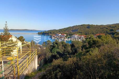 Dugi otok, Zaglav, građevinsko zemljište 400 m² na odličnoj lokaciji 100m od mora