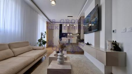 Izuzetan dizajnerski moderno sređen lux stan od 127 m2