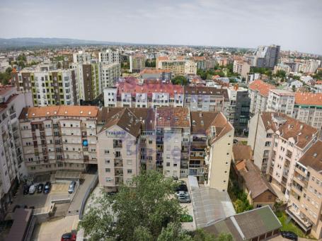 RETKO U PONUDI ceo peti sprat!