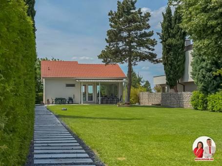 Kuća na Popovici na Fruskogorskom putu
