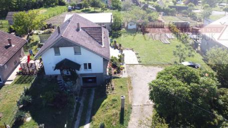 Kneževi vinogradi kuća 230 m2 + pomoćni objekt 60 m2