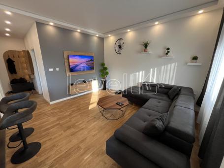 PETROVARADIN - PETROVARADIN - 42.00 m2