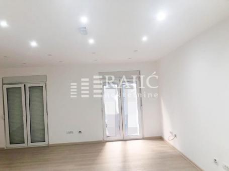 Poslovna zgrada-Dorćol, Cara Dušana,220m2,7.0-sve novo+dva parking mesta #3935