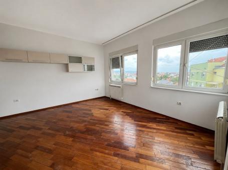 TELEP | BULEVAR EVROPE | 67m² | TROSOBAN | ODMAH USELJIV