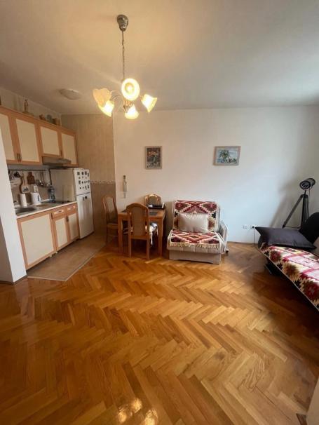 Garsonjera pogled na more
