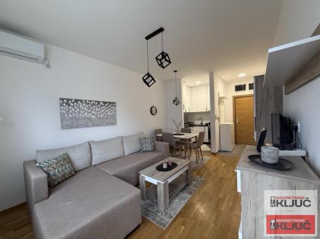Dvosoban stan 37 m², Bulevar Evrope, Novi Sad, 2. sprat