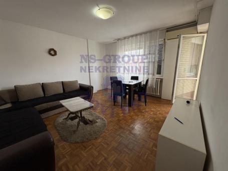 Jednoiposoban stan na Novoj Detelinari 45m2