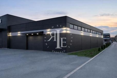 Beograd, Zemun, Ugrinovački put, Magacin, 570m2+70m2, 3 kancelarije