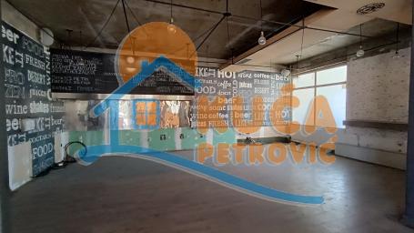 Izdaje se poslovni prostor, strogi centar, 284m2